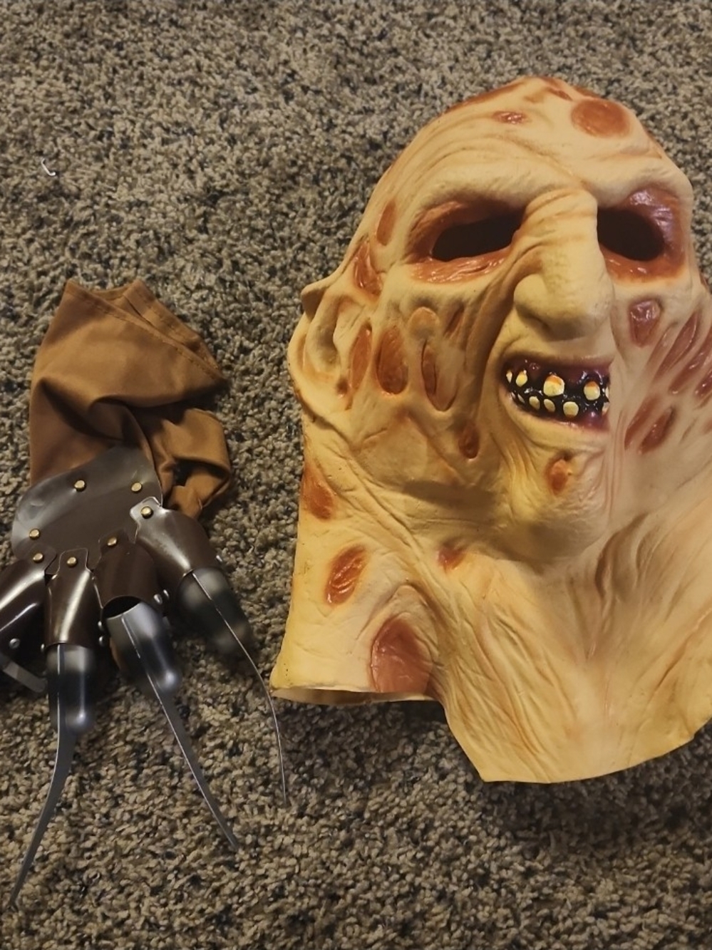 Free People Freddy-Inspired Horror Mask and Claw Glove - Beige/Brown